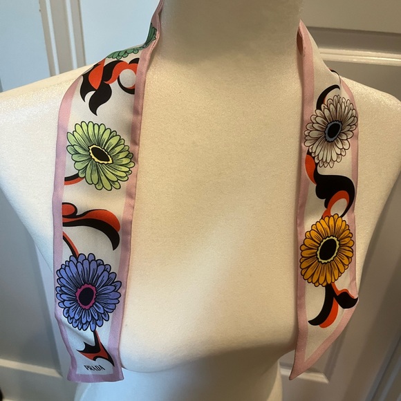 Vibrant Prada Twilly with Intricate Designs. NIB - Picture 1 of 6